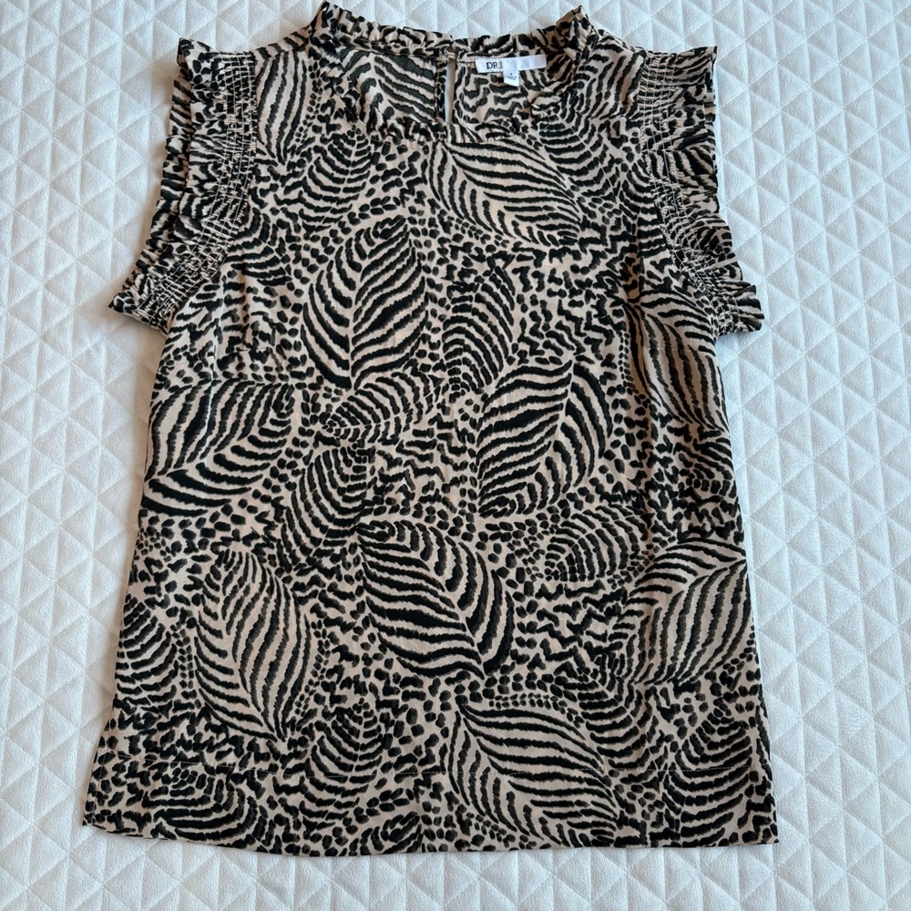 DR2 Womens Top Size Small Beige Black Abstract Leaf Print Art To Wear Tribal NEW